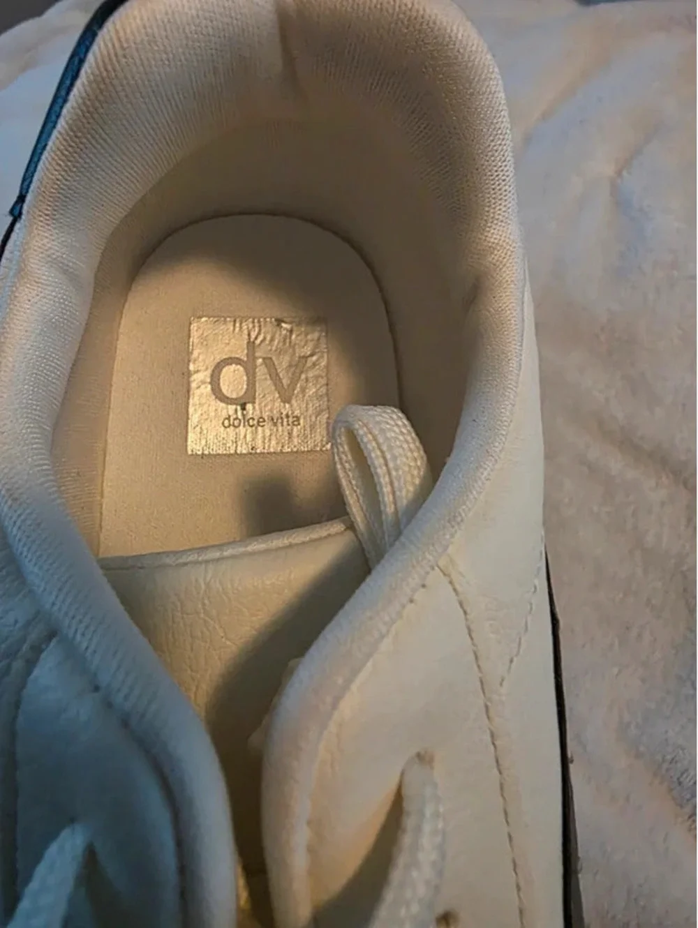 DV Dolce Vita Quantum Sneakers Women’s 8.5